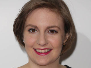 Lena Dunham calls out Hollywood sexism in...